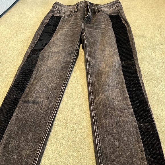 WHBM Straight leg jeans size 2 high rise regular length with sequin sides - Picture 2 of 3